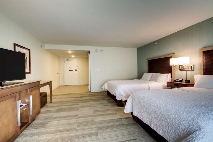 Room 27 of 64