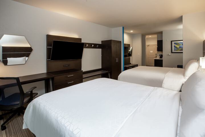 Room 16 of 50