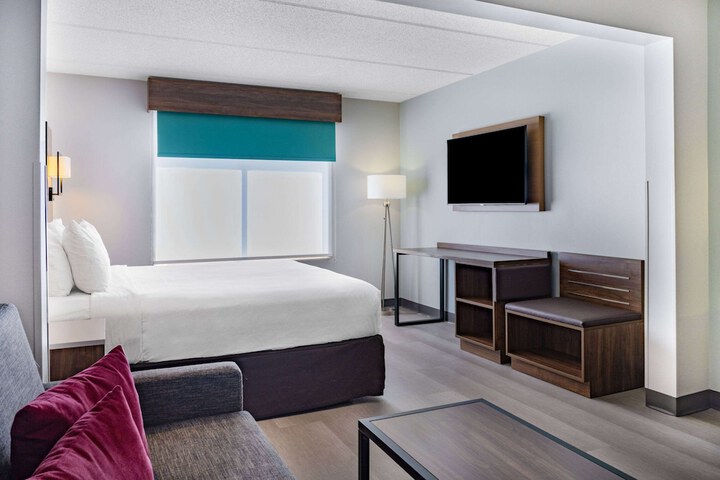 Room 21 of 34