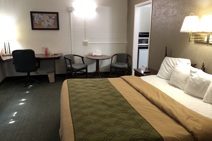 Room 10 of 25