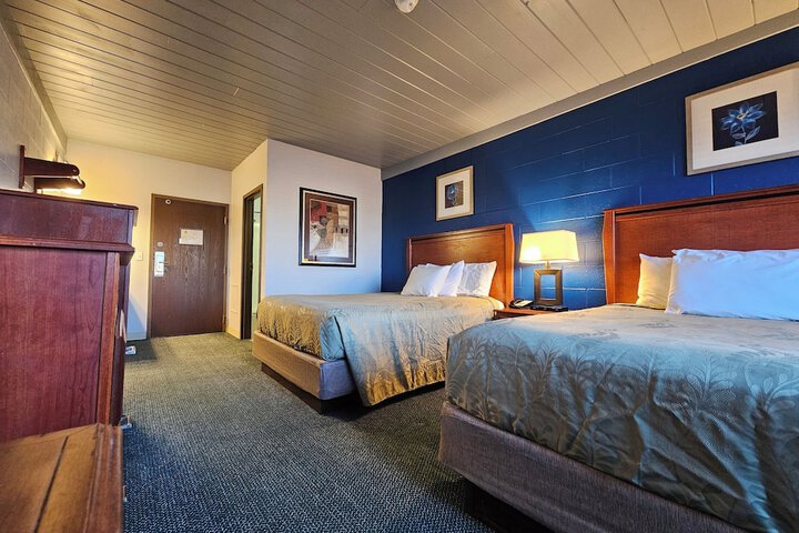 Room 30 of 62