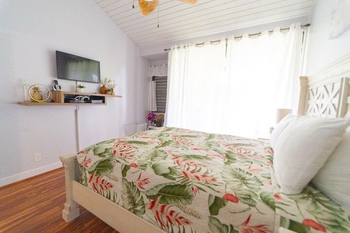 Room 12 of 27