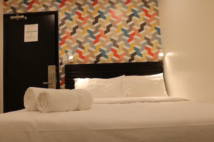 Room 9 of 70