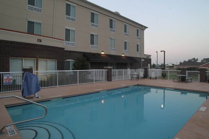 Pool 22 of 85