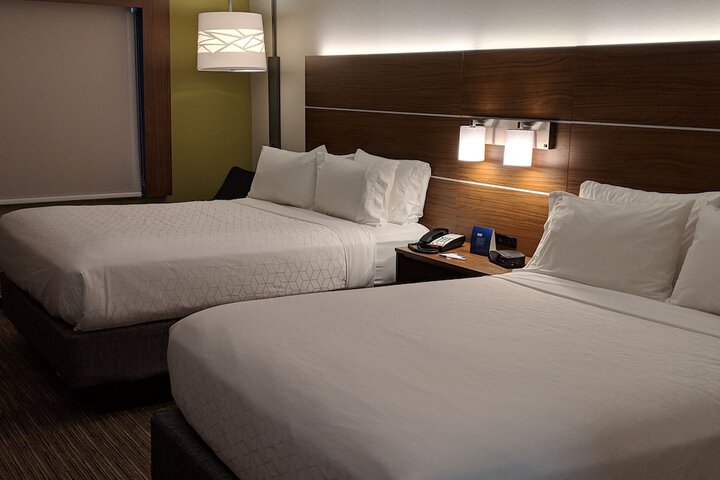 Room 9 of 35