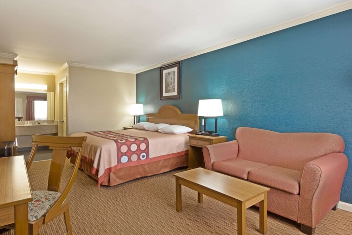 Room 17 of 21