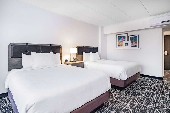 Room 10 of 41