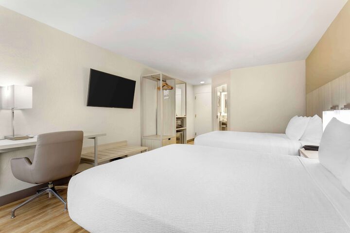 Best Western Plus Sugar Land / Stafford