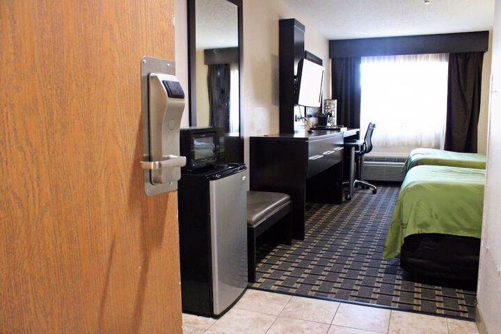 Room 9 of 27