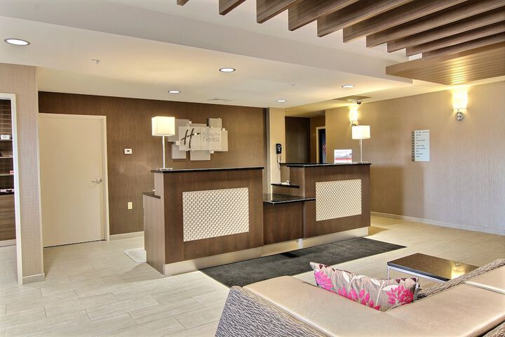 Hotel 2 of 73