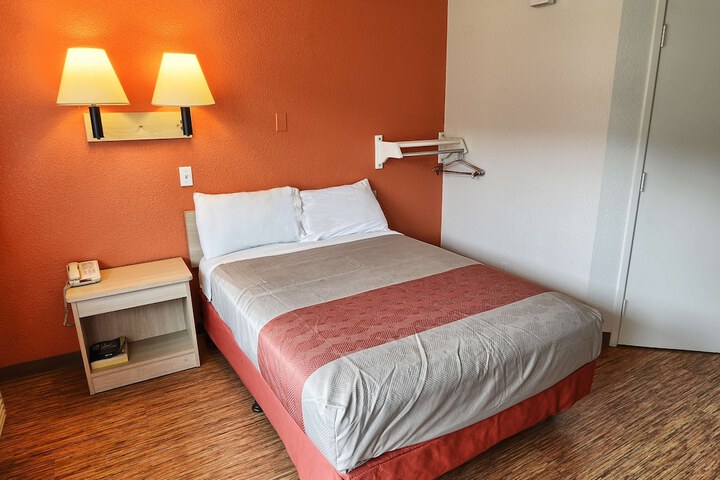 Room 19 of 41