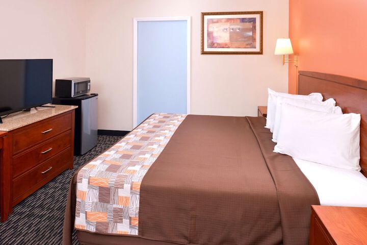Room 17 of 25