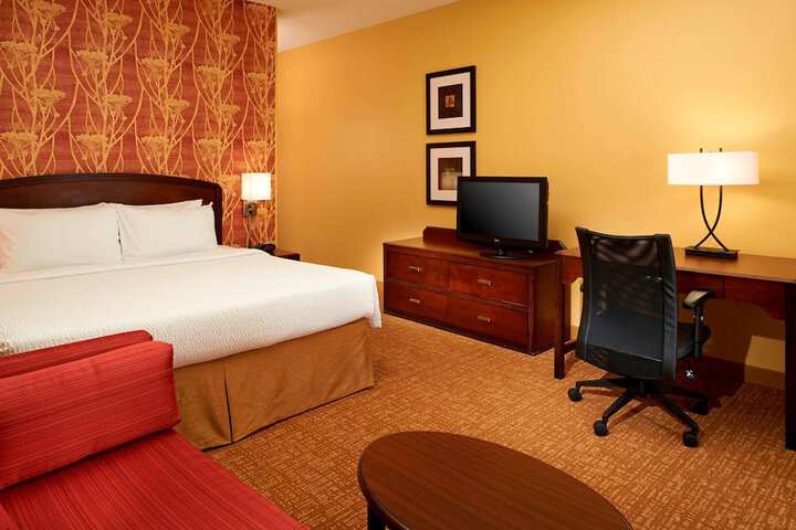 Room 13 of 24