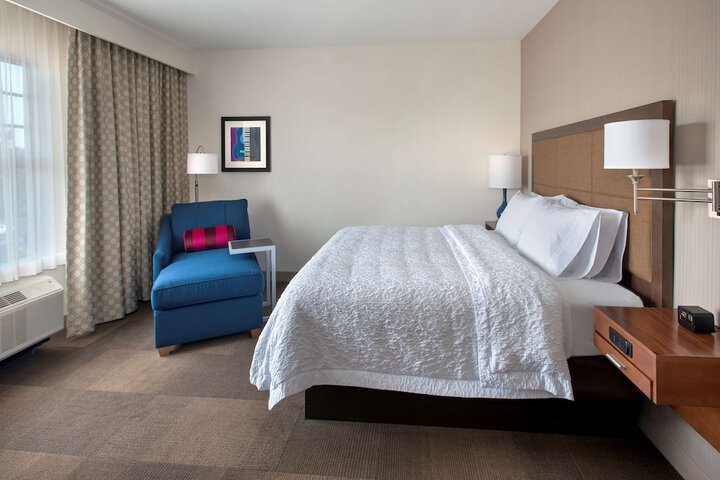 Room 16 of 38