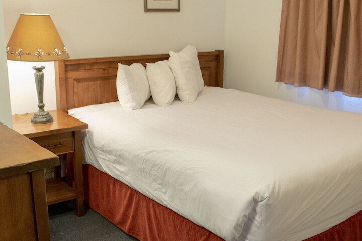 Aspen Village Inn