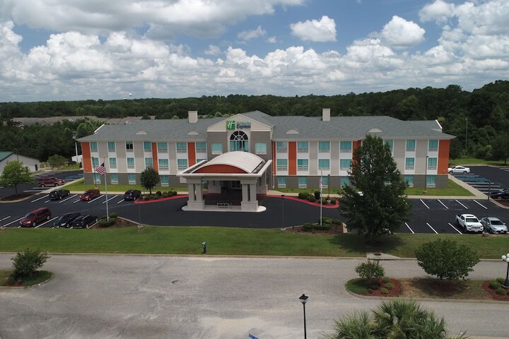 Holiday Inn Express & Suites Enterprise by IHG