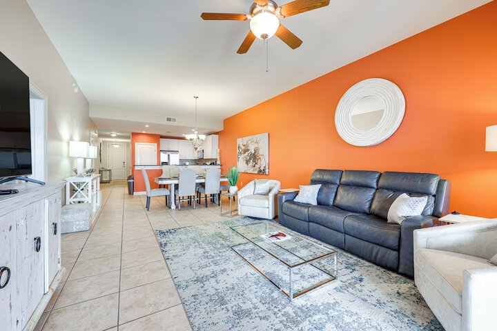 Lake LBJ Condo w / Private Balcony Lake Views