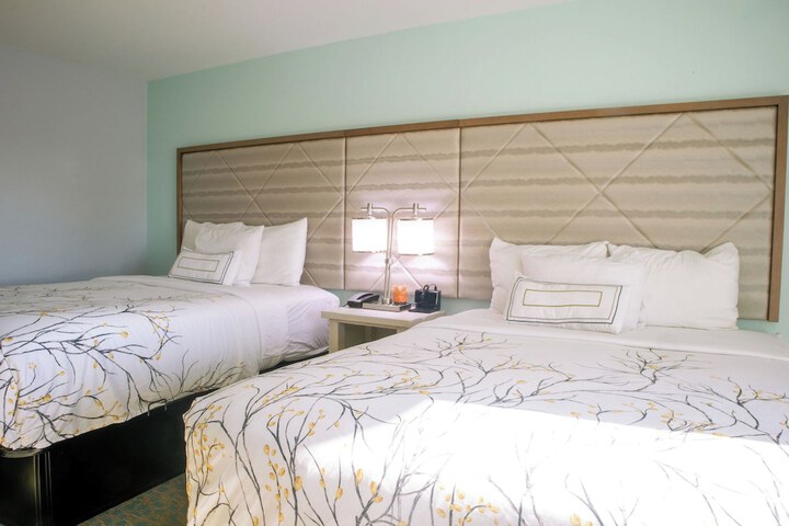Ocean Sands Beach Boutique Inn - Stay at the Beach