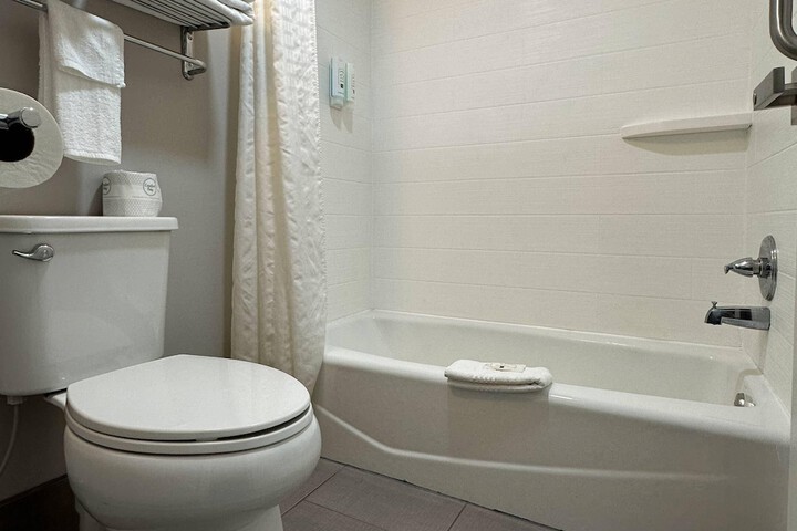 Quality Inn Calhoun North I-75