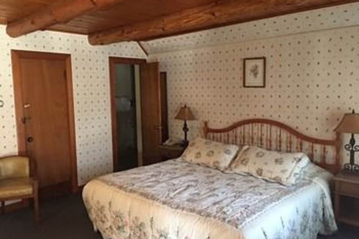 Room 15 of 19