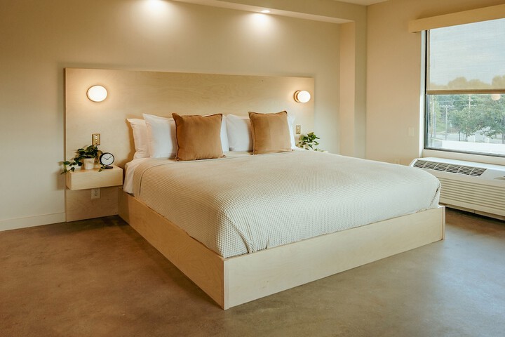 Brut Hotel