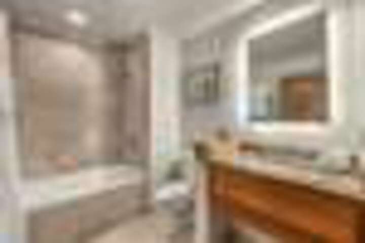 Room 105 of 168