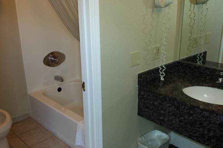 Room 14 of 26