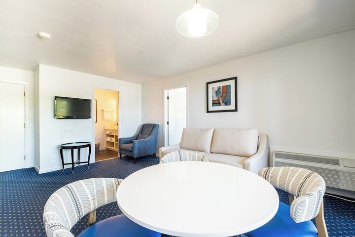 Aspinquid Resort
