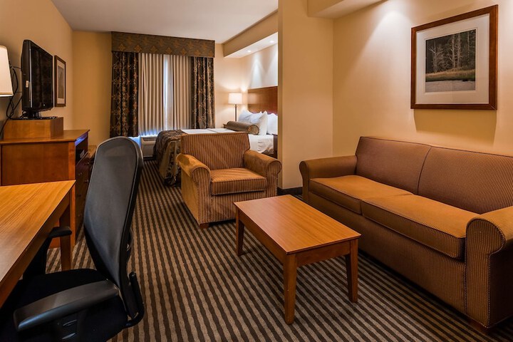 Room 11 of 34
