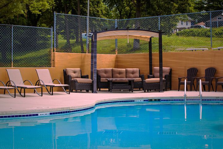 Natura Vue Resort & Boathouse