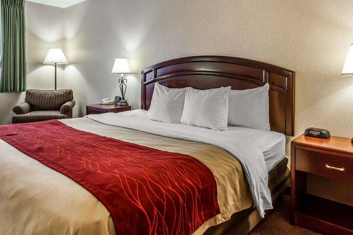 Quality Inn & Suites Fort Madison near Hwy 61