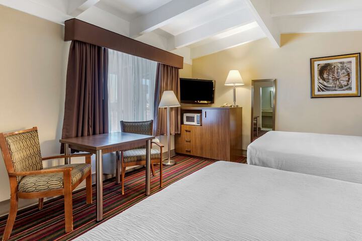 Room 25 of 29