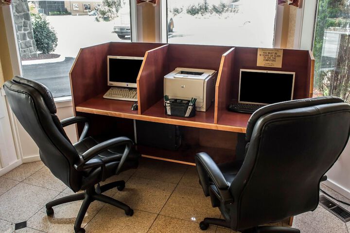 Business Center 33 of 33