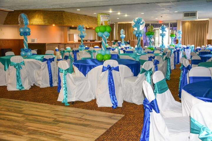 Ballroom/Hall 36 of 38