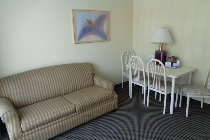 Room 15 of 38