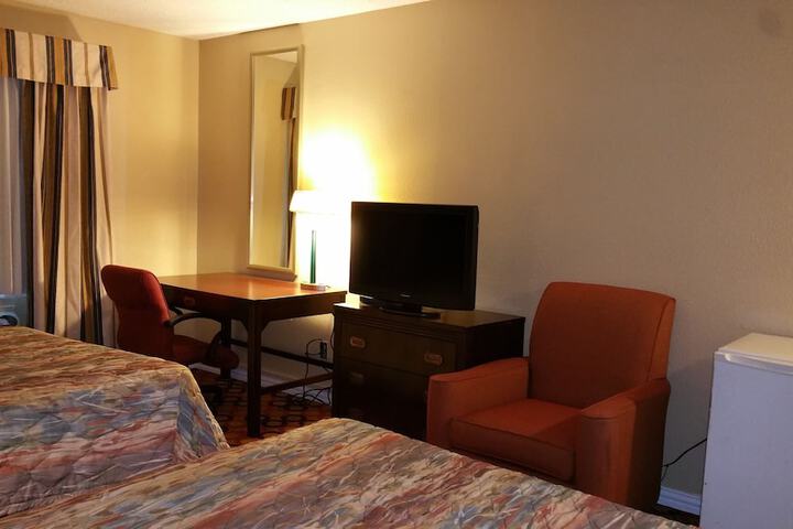 Room 13 of 16