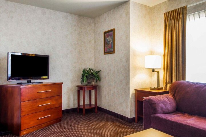 Room 13 of 32