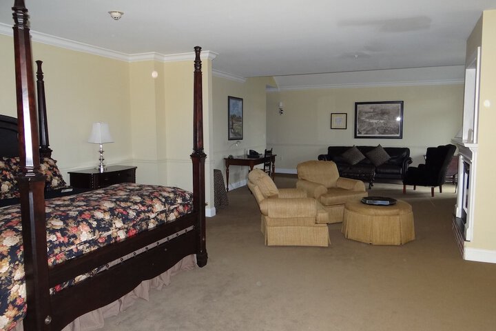 Room 22 of 43