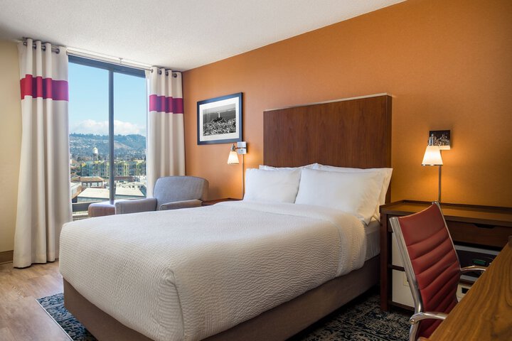 Four Points by Sheraton San Francisco Bay Bridge