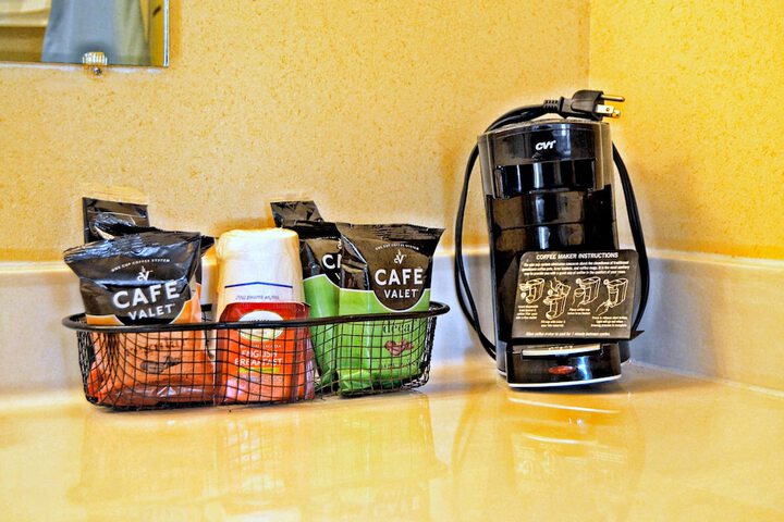 Breakfast/Coffee Service 24 of 27