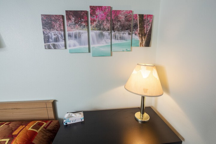 Room 81 of 154