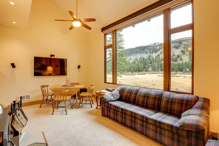 Mountain Condo w / Fireplace in Kirkwood Ski Resort