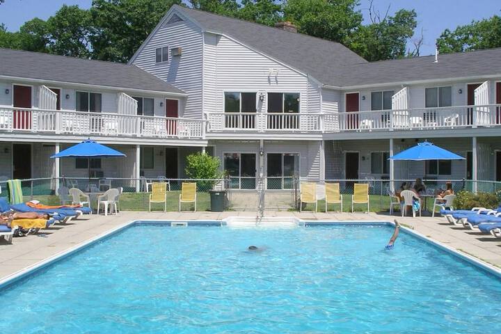 The Rhumb Line Resort
