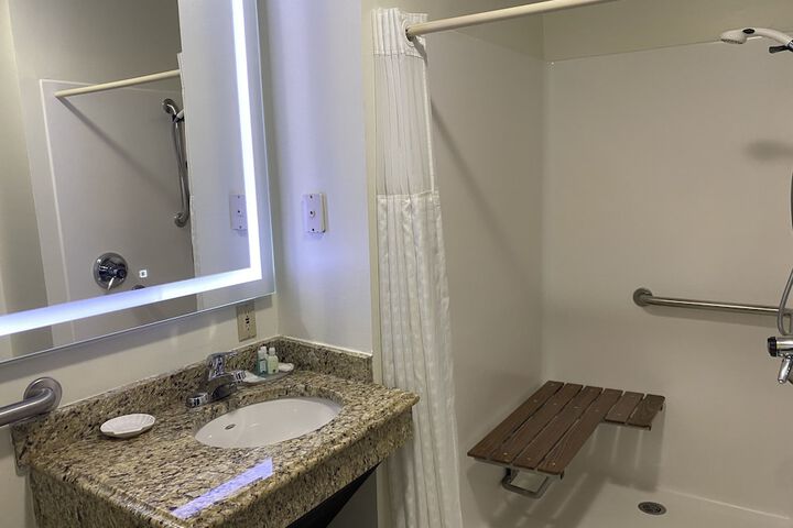 Room 72 of 98