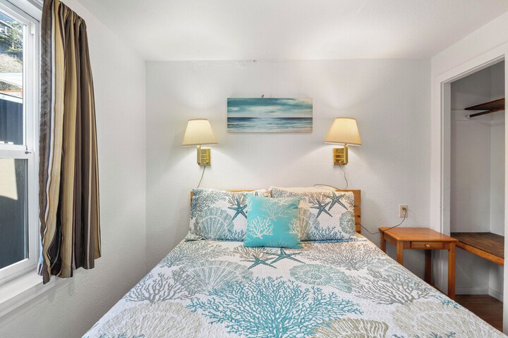 Oceanside Ocean Front Cabins