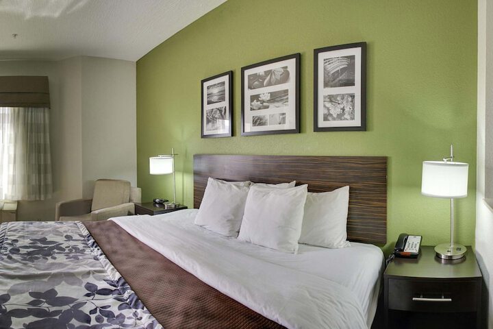 Room 30 of 59