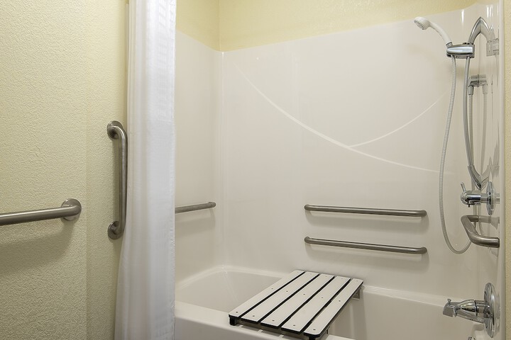 Room 16 of 32