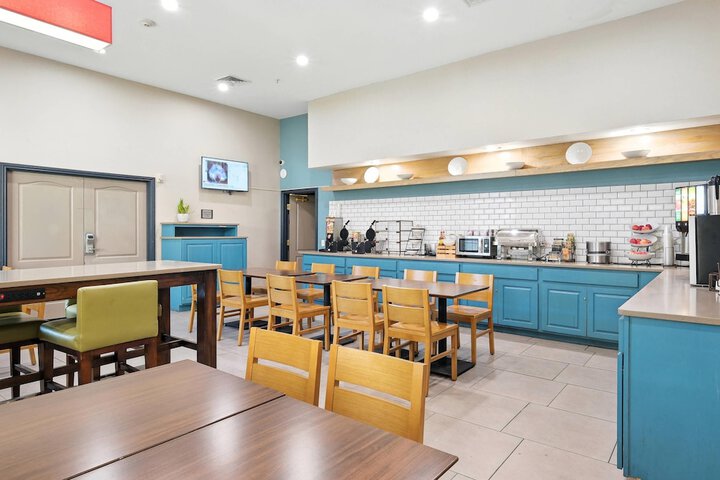Country Inn & Suites by Radisson Merrillville, IN