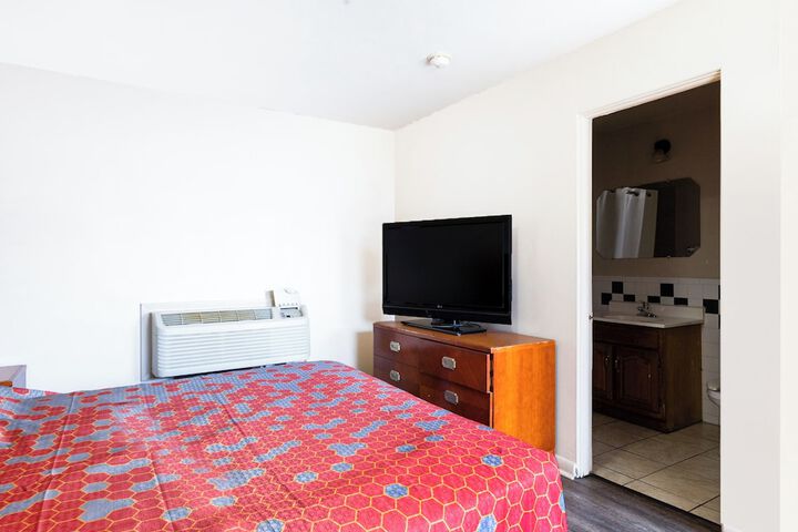 Manor Motel by OYO Near Oak Brook / Chicago Westchester