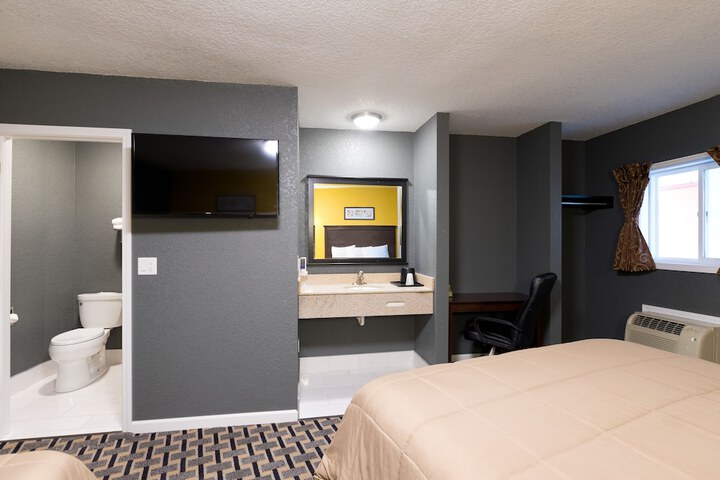 Room 6 of 30